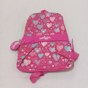 Tas Ransel Anak Sekolah (PAUD/Kindergaten) "Smiggle Giggle Heart Print Pink" warna Pink Motif Pink Heart