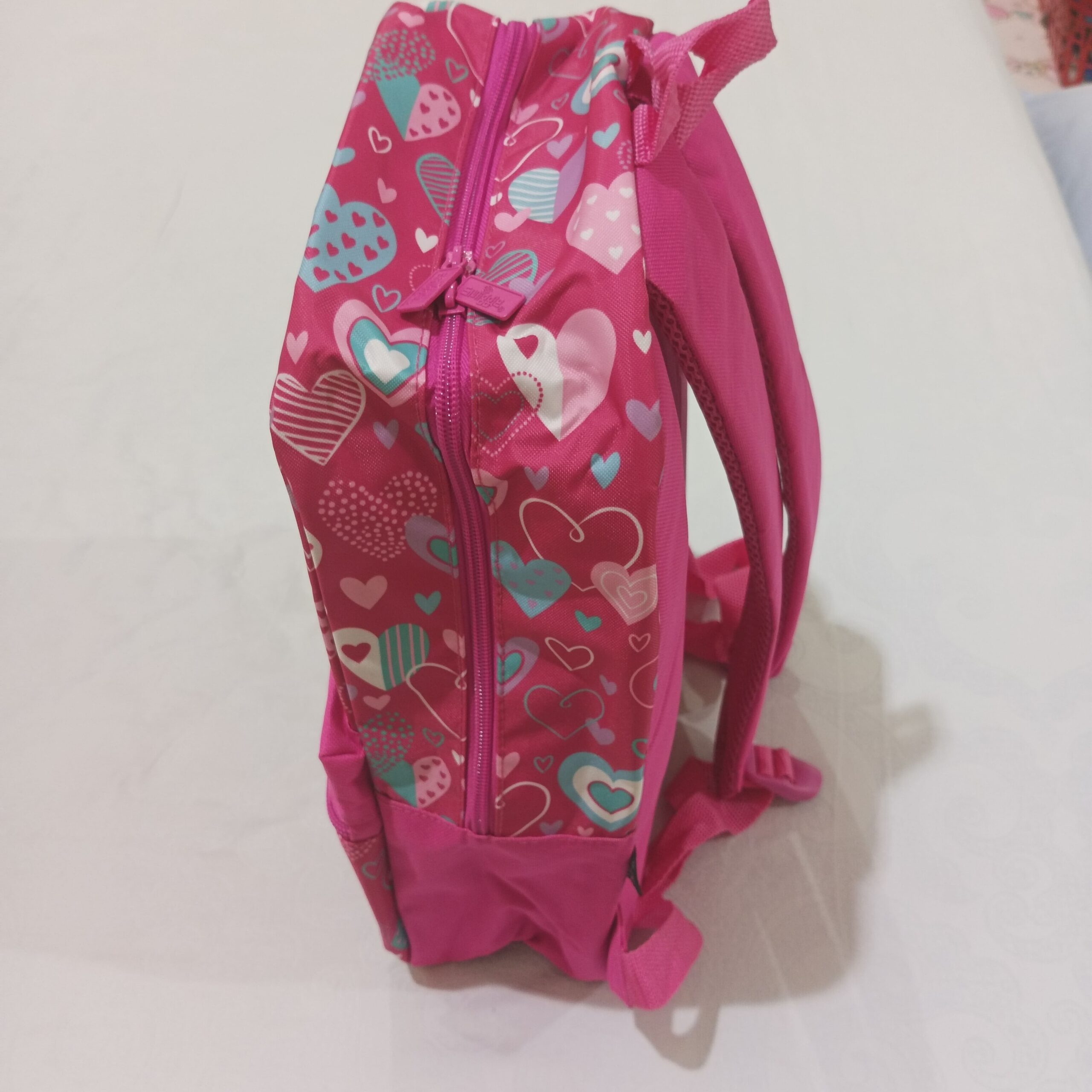 Tas Ransel Anak Sekolah (PAUD/Kindergaten) "Smiggle Giggle Heart Print Pink" warna Pink Motif Pink Heart - Gambar 5