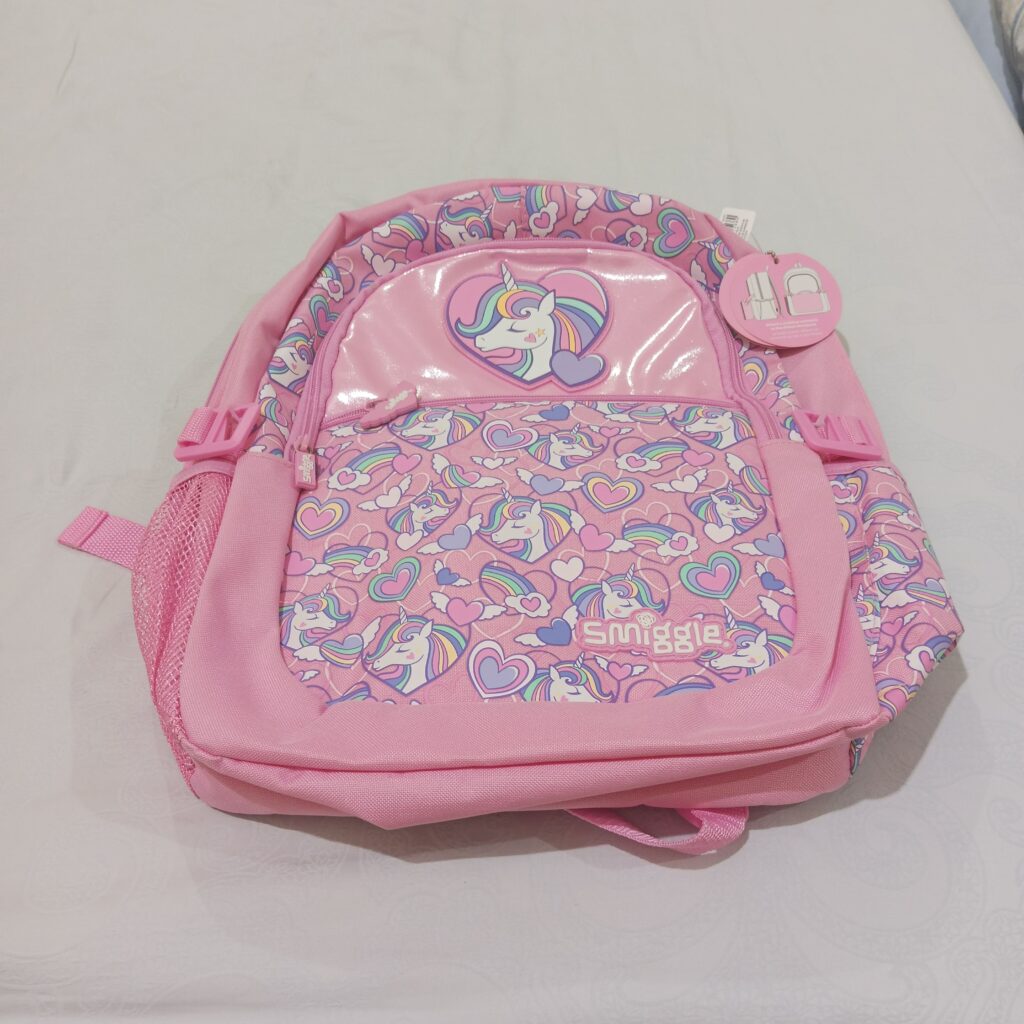 Tas Ransel Anak Sekolah "Smiggle Fly High Classic" Warna Pink Motif "Unicorn Patch"