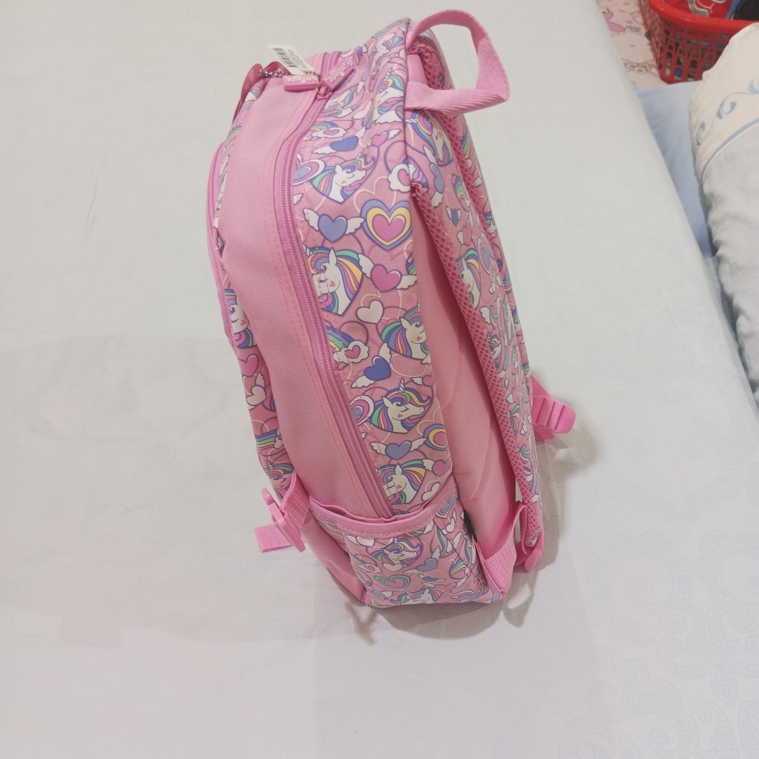 Tas Ransel Anak Sekolah "Smiggle Fly High Classic" Warna Pink Motif "Unicorn Patch" - Gambar 4
