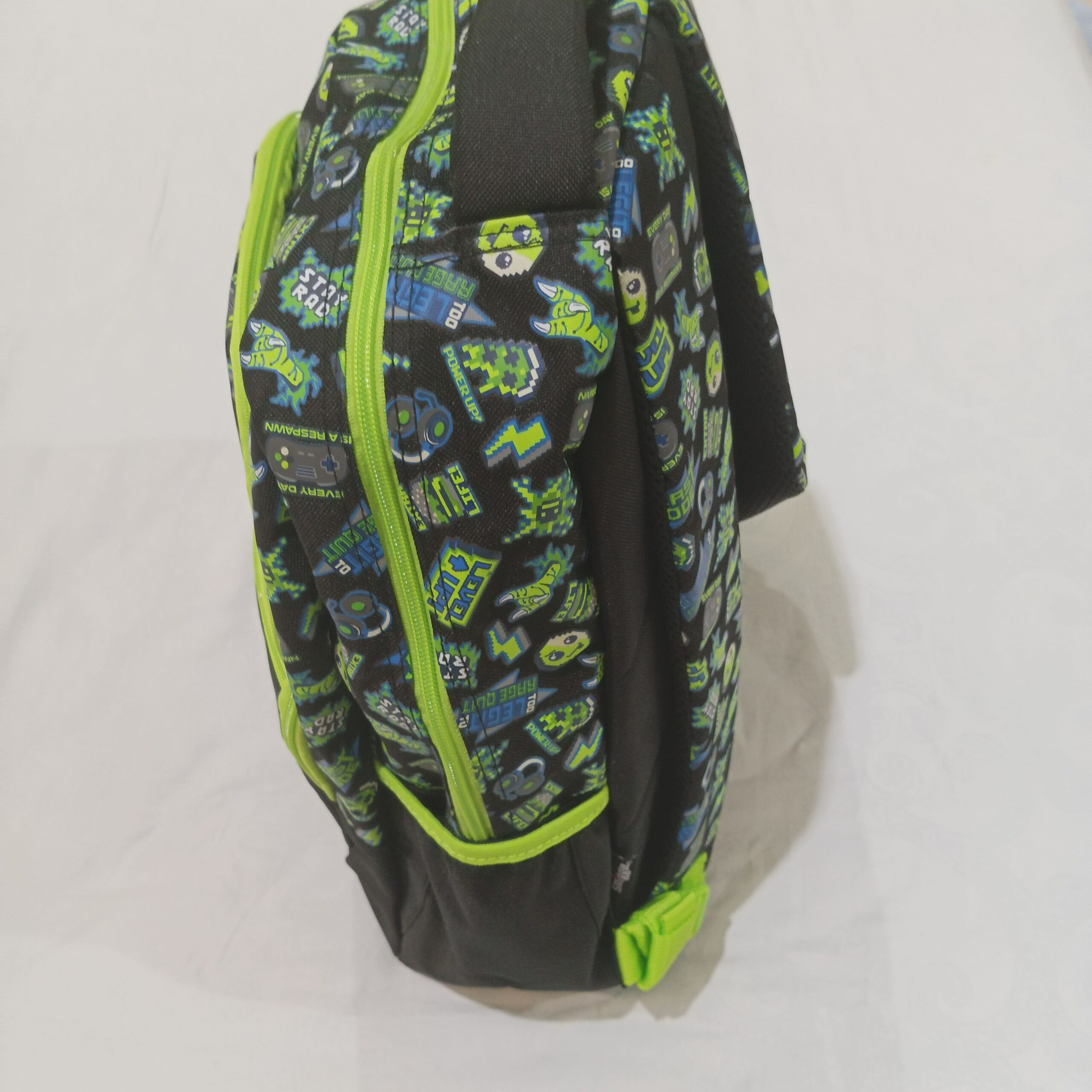 Tas Ransel Anak Sekolah "Smiggle Classic Dash Beast Mode Dino" Warna Black Green Motif Dinosaurus - Gambar 5